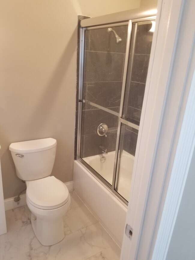 Building Photo - 309 N Market St