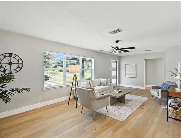 Foto del edificio - 3076 Walnut Hill Ln