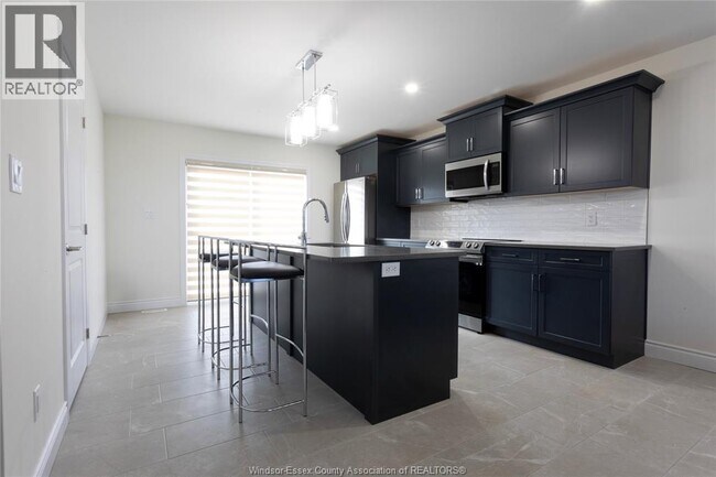 Photo du bâtiment - 511 Harris Rd