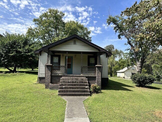 Building Photo - 3833 Lonas Dr