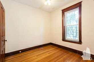 Building Photo - 1405 W Belden Ave