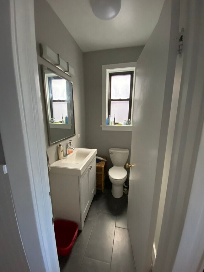 Foto del edificio - 4847 N Damen Ave