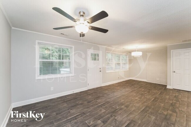 Foto del edificio - 2521 Skyland Drive