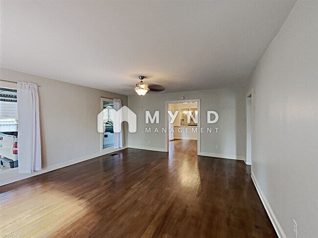 Building Photo - 4 br, 3 bath House - 5024 Calmont Ave