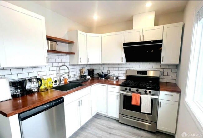 Building Photo - 848 Girard St