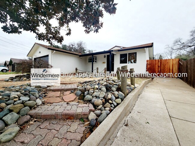 Foto del edificio - Citrus Heights Gem Available Now!