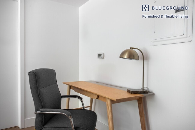 Foto del edificio - 1539 Beloit Ave