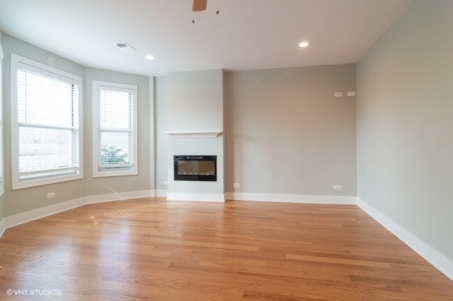 Building Photo - 7057 N Ravenswood Ave