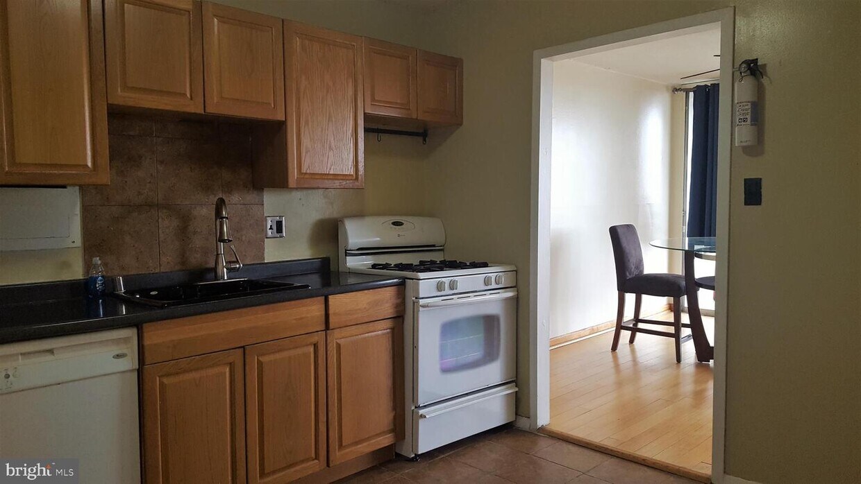Foto principal - 1836 Metzerott Rd
