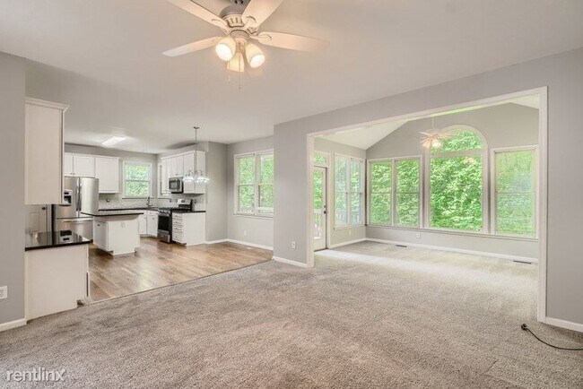 Foto del edificio - 5 br, 3 bath House - 620 Golden Meadows Ln