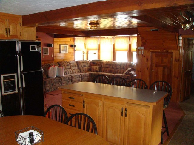 Building Photo - 33 Riverlake St