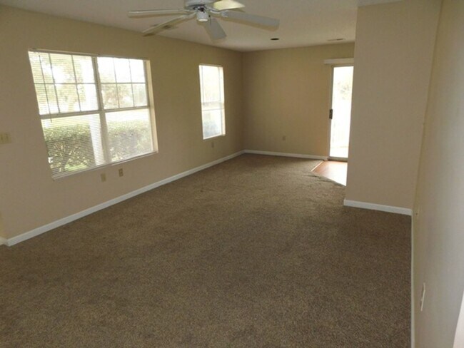 Building Photo - Golf Course View Villa at Old South