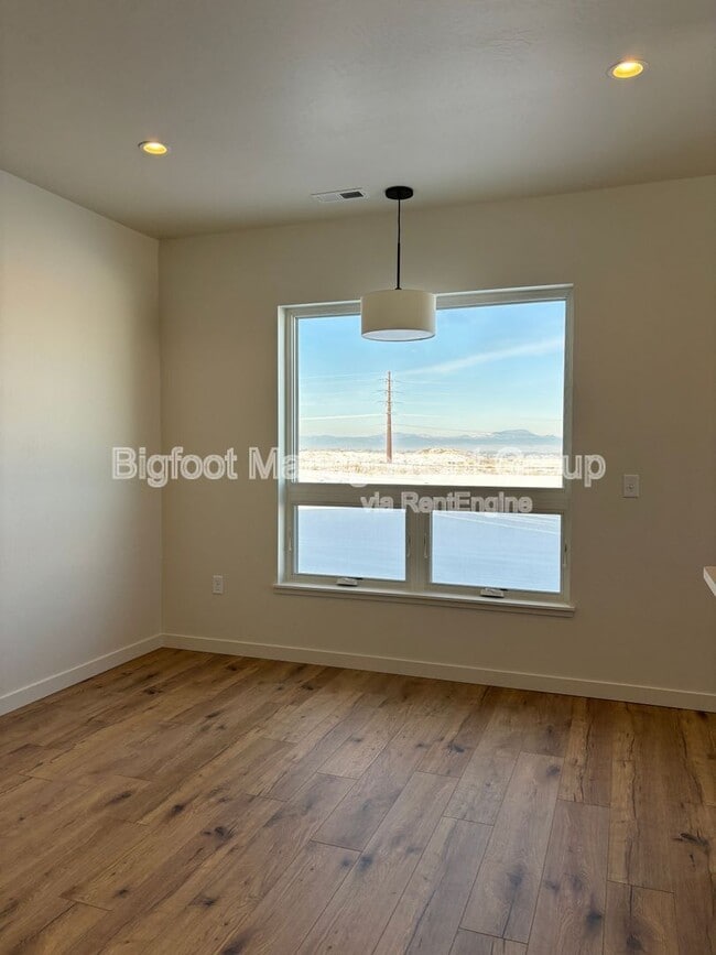Building Photo - 2360 Shorthorn Ave