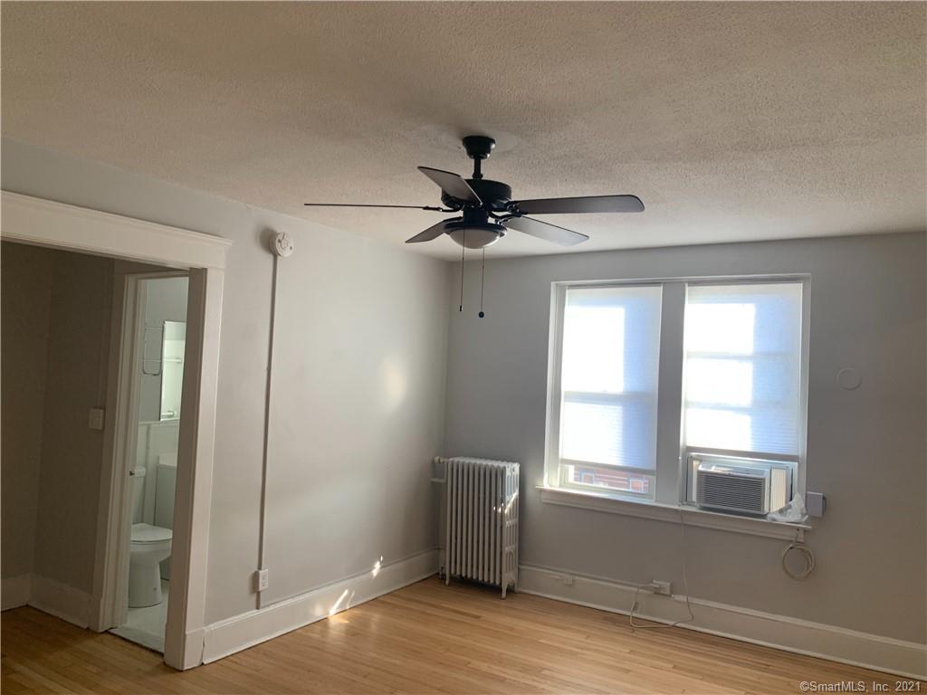Primary Photo - 100 Howe St