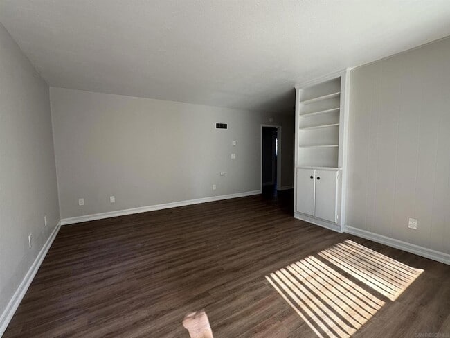 Foto del edificio - 4679 Cherokee Ave