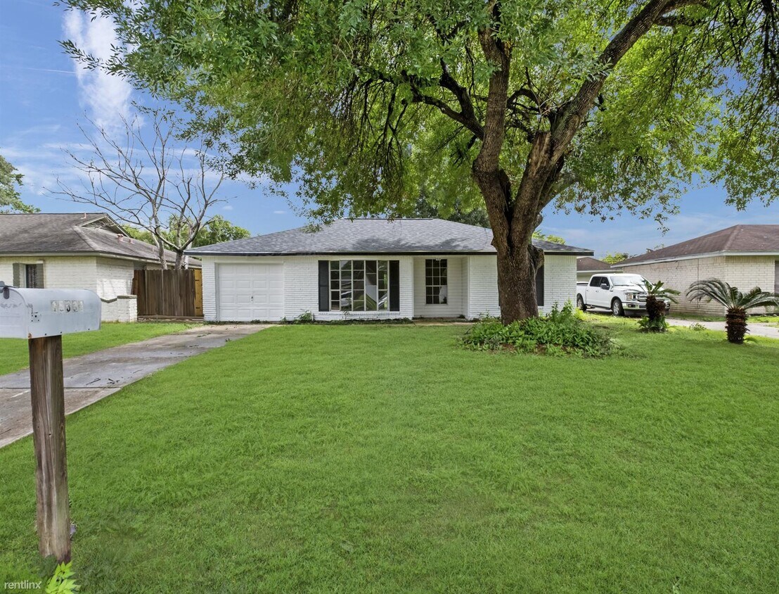 Primary Photo - 3 br, 2 bath House - 15331 Campden Hill Rd