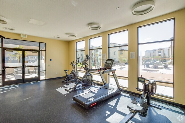Gimnasio - Centennial Gardens Apartments