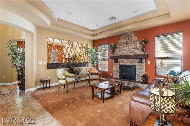 Foto del edificio - Gorgeous Home located in the Paseos!!