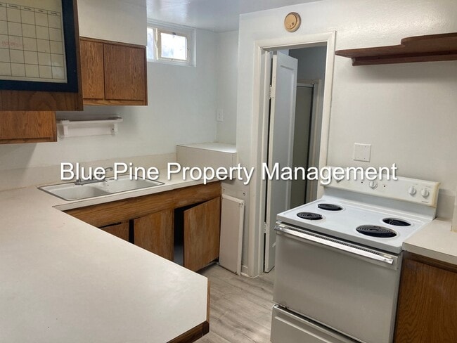 Building Photo - 3354 E Iona Rd