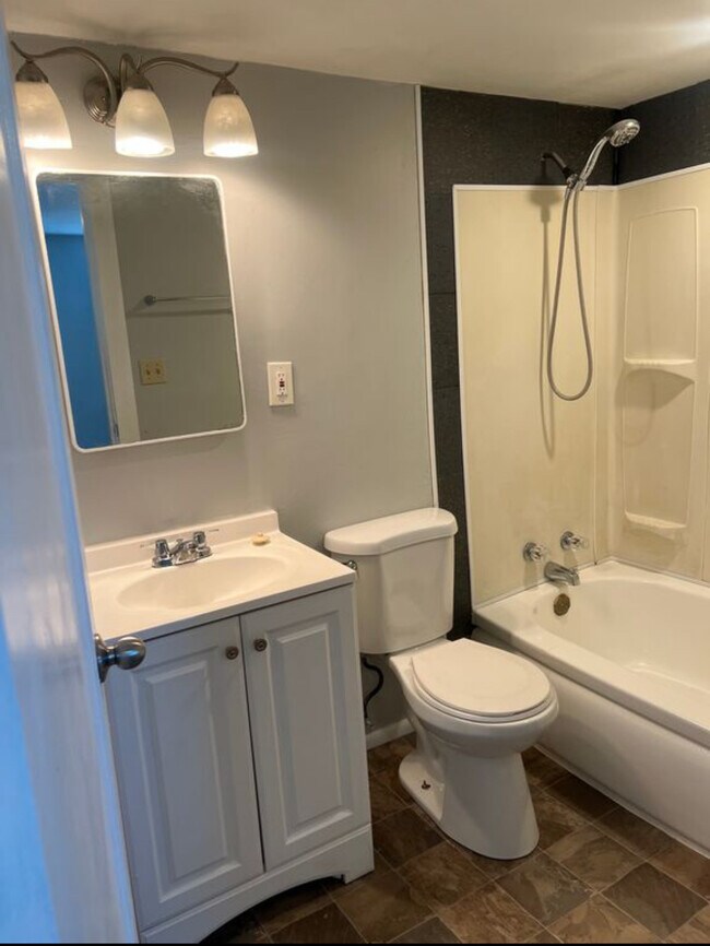 Foto del edificio - 806 Center St