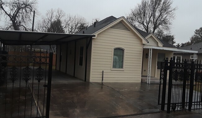 Foto del edificio - 7832 Elvera St