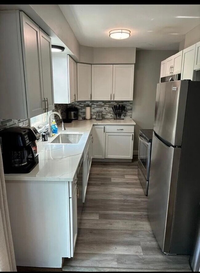 Building Photo - 436 Springhill Dr