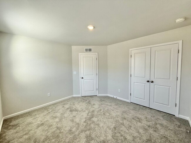 Foto del edificio - Gorgeous 3BD, 3.5BA Apex Townhome with 1-Car Garage in an HOA Community