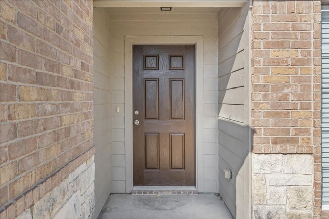 Foto del edificio - 326 Emerald Ridge Dr