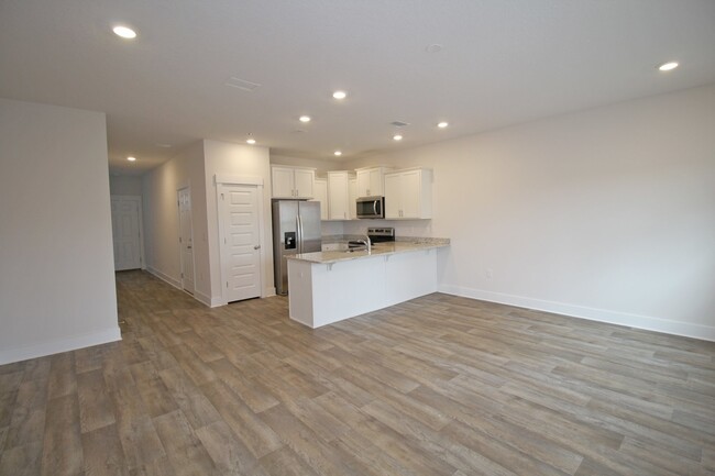 Foto del edificio - Limited Time! $250 Off — 3BR, 2.5BA Townho...