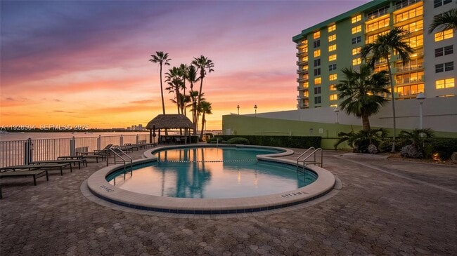 Photo - 10350 W Bay Harbor Dr Apartment