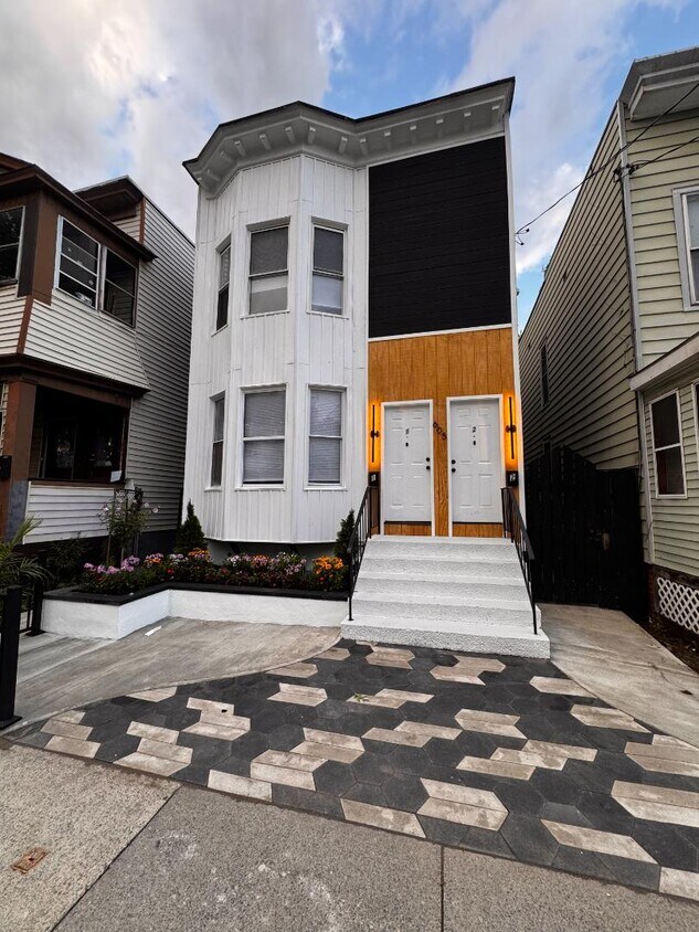 Foto principal - 605 3rd St