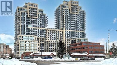 Building Photo - 9205-9205 Yonge St
