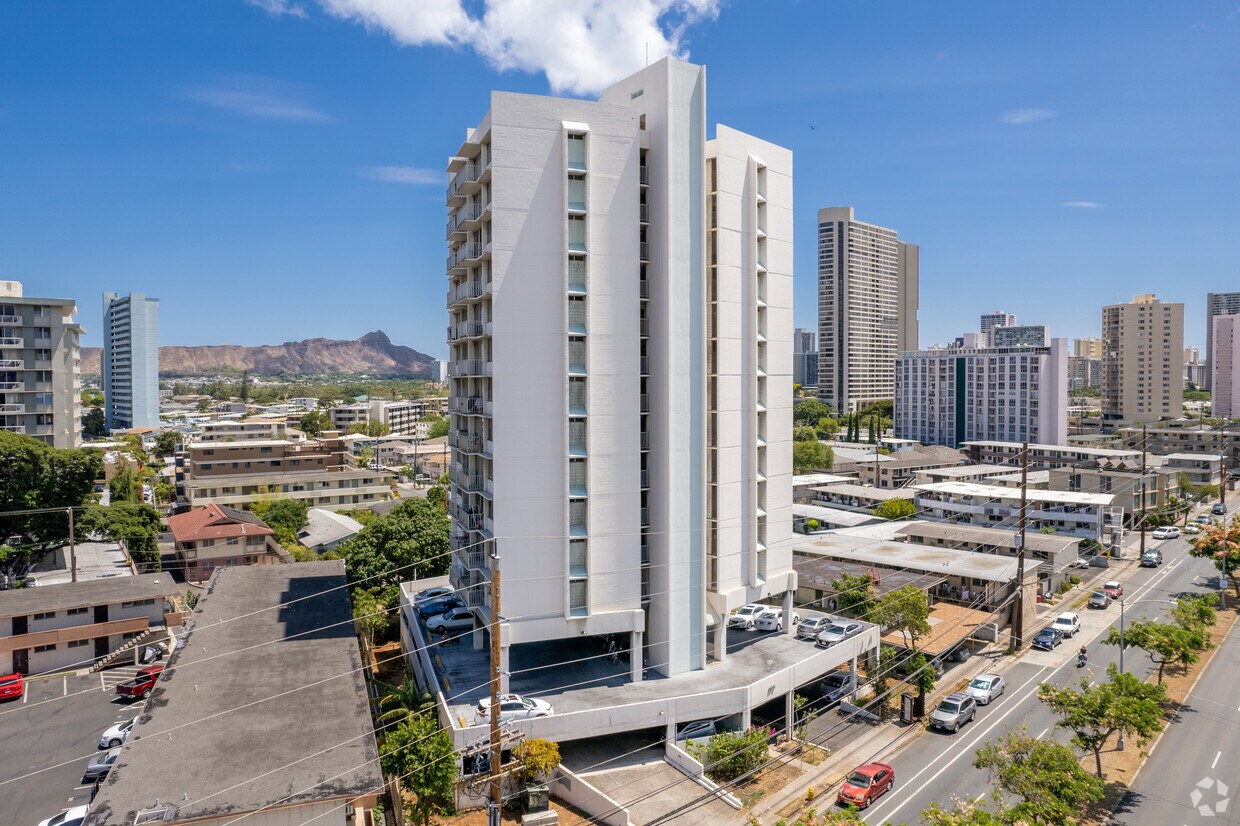 Foto principal - 845 University Ave