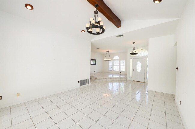 Foto del edificio - 1014 King Ln