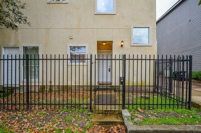 Photo - 1610 Holman St Apartment