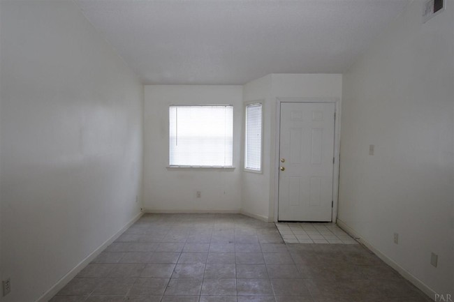 Building Photo - 8264 Continental Ct