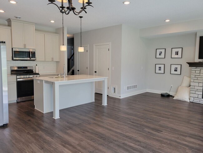 Foto del edificio - 2 Level Townhouse