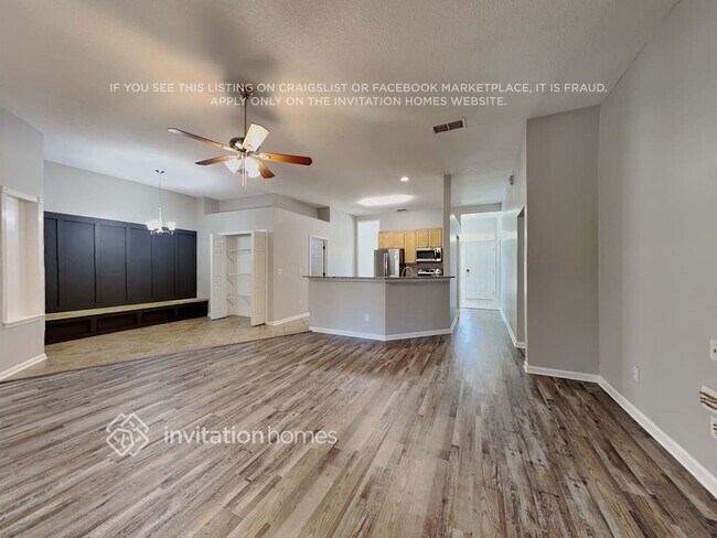 Foto del edificio - 557 Sparrow Branch Cir