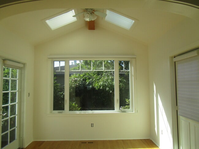 Building Photo - 4810 Crystal St