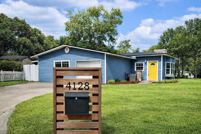 Foto del edificio - 4128 Arcot Cir