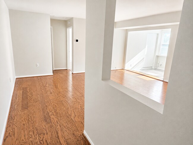 Foto del edificio - 9653 White Acre Rd