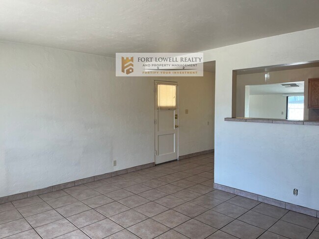 Foto del edificio - Coming Soon! 3 bedroom/2 bath large yard