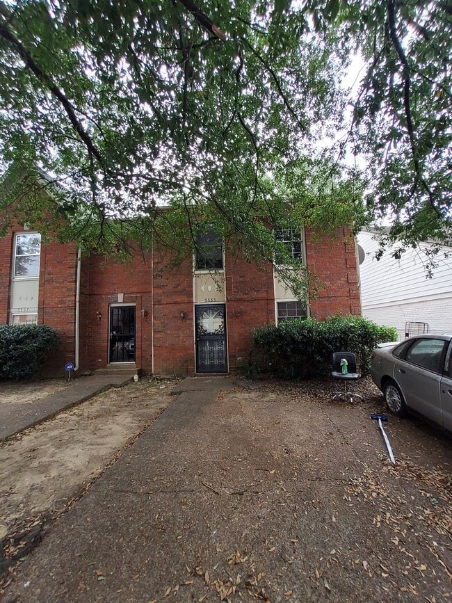 Building Photo - 5555 Blossom Ln
