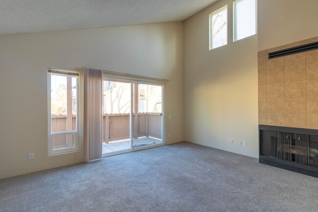 Foto del interior - Riverside Gardens