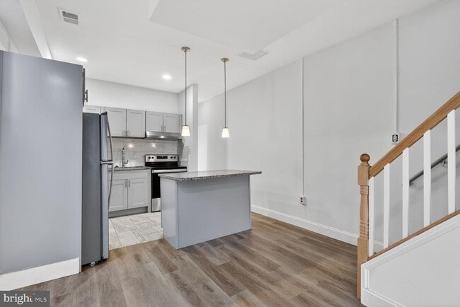 Building Photo - 2409 18th St NW