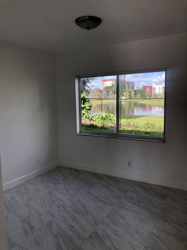 Foto del edificio - 3901 NW 9th Ave