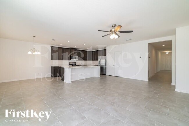 Foto del edificio - 888 Avenal Ln