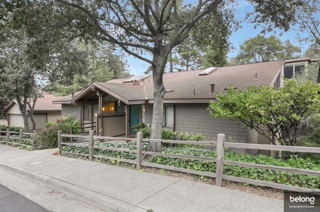 Foto del edificio - 4640 Clarewood Dr