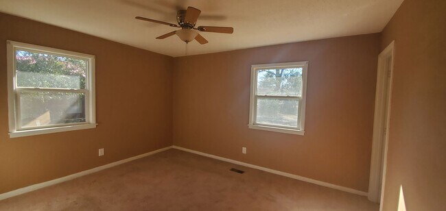 Foto del edificio - 2604 Aden Pl