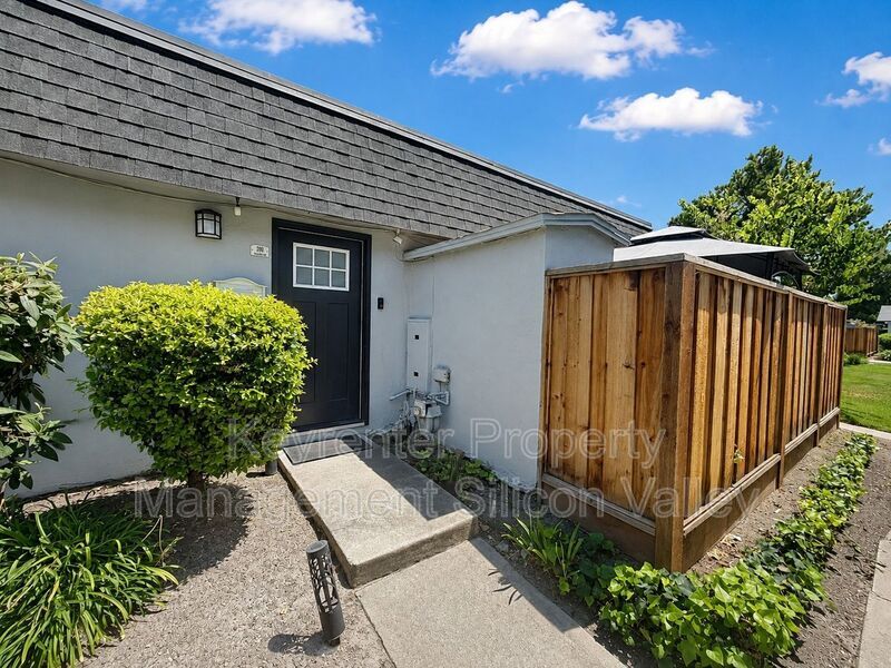Photo - 399 Don Basillo Way